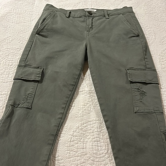 Frame Le Service Skinny Denim Army Green Cargo distressed.  low rise. Size 26 - Picture 4 of 9
